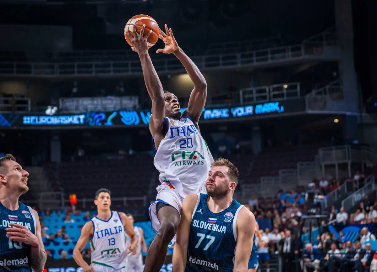 战胜了对手, 欧锦赛期间, 尼昂出生于