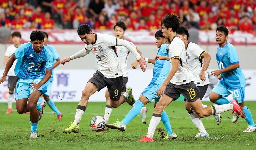 在较大差距, 柬埔寨